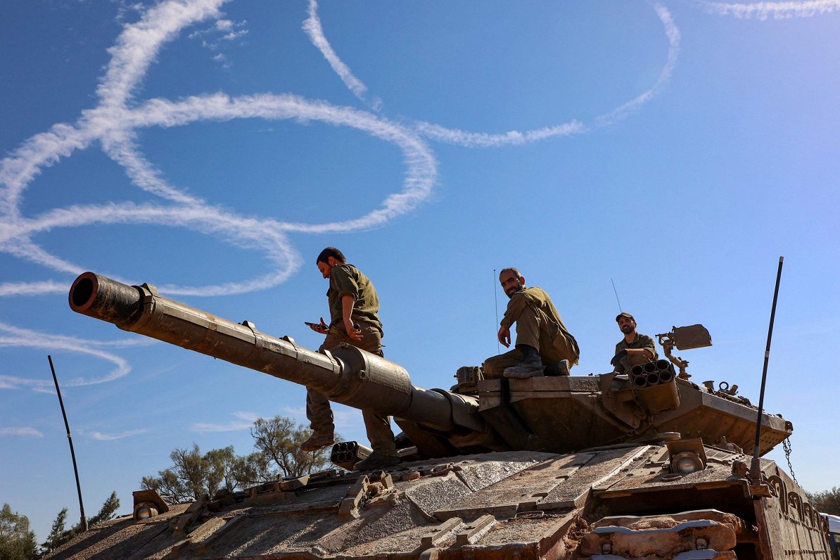 Izraēlas karavīri uz robežas pie Gazas joslas