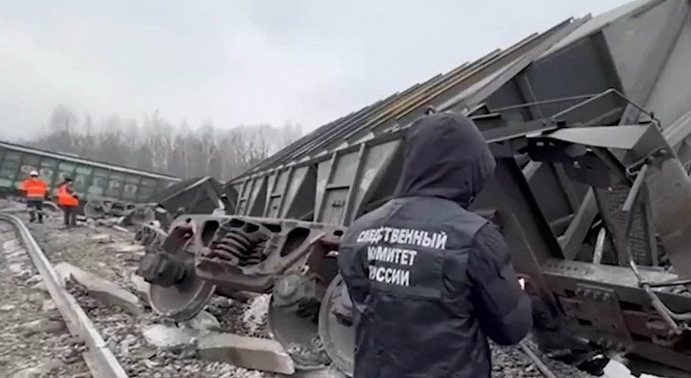 11. novembrī Rjazaņas apgabalā Krievijā pēc sprādziena no sliedēm nogāja kravas vilciens ar 19 vagon...