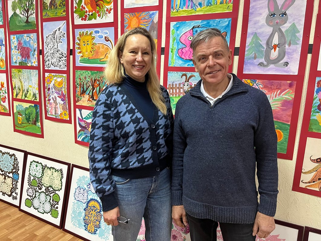 Harkivas mākslas skolas direktore Svetlana Volčkova un skolotājs Oleksandrs Vakulenko