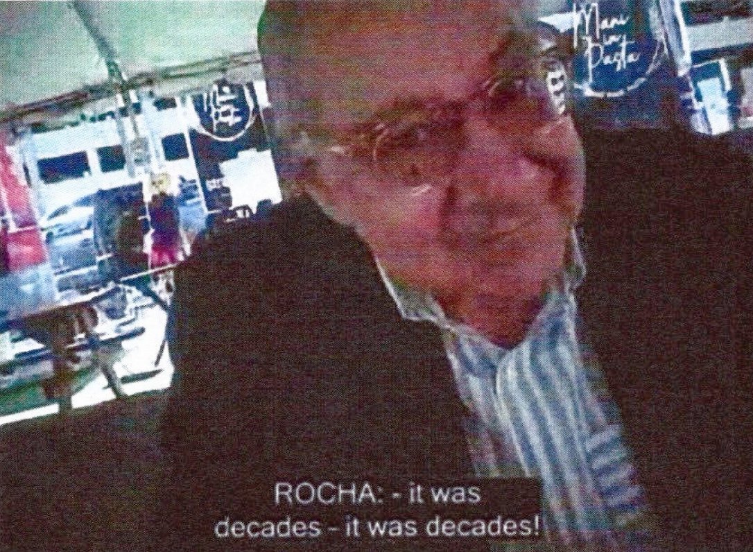 ASV Tieslietu ministrijas izplatītais attēls, kurā redzams Manuels ROča tikšanās laikā ar FIB slepen...