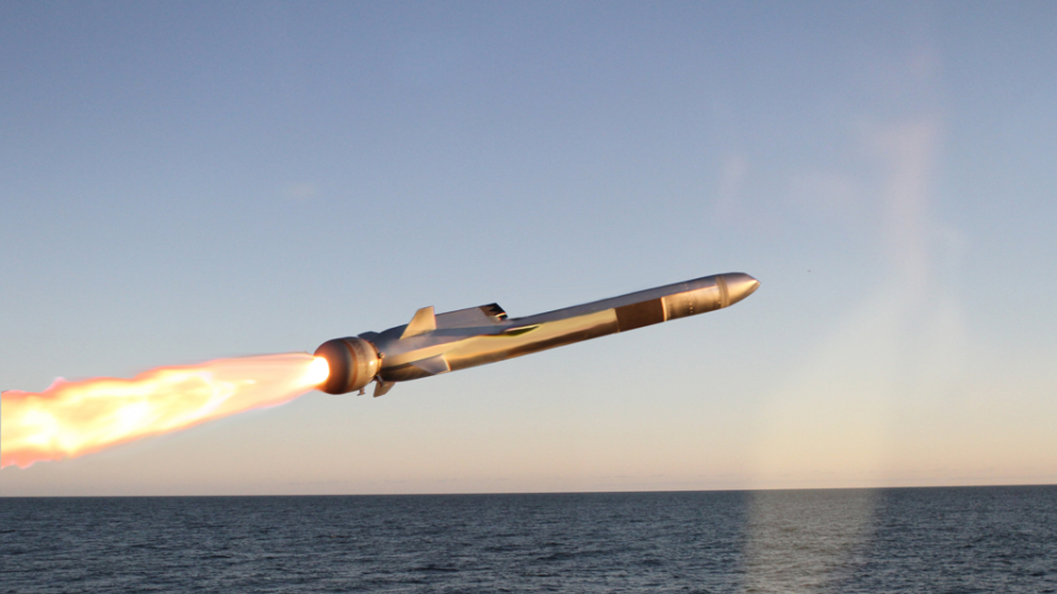 Latvija paraksta jūras spēku raķešu līgumu ar ASV / Raksts