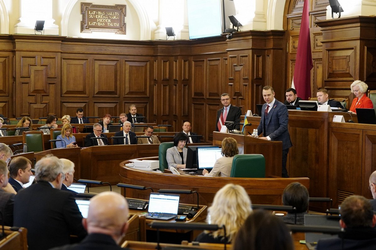 Saeimas sēde, kurā skatīja 2024. gada valsts budžetu un budžeta ietvaru 2024., 2025. un 2026. gadam.