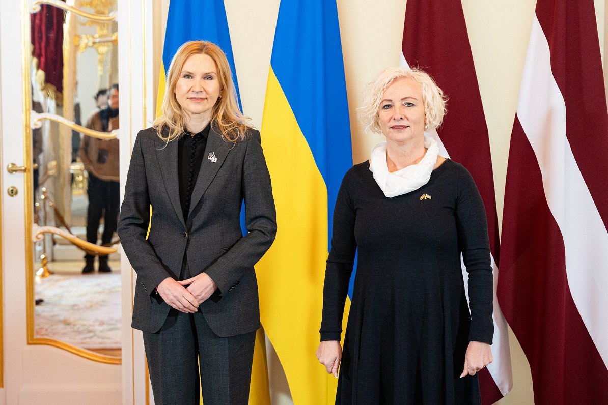 Saeimas priekšsēdētāja Daiga Mieriņa tiekas ar Ukrainas parlamenta priekšsēdētāja vietnieci Olenu Ko...