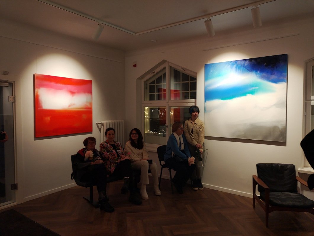 Выставка «Чувство небес» Мадары Гулбис в Риге