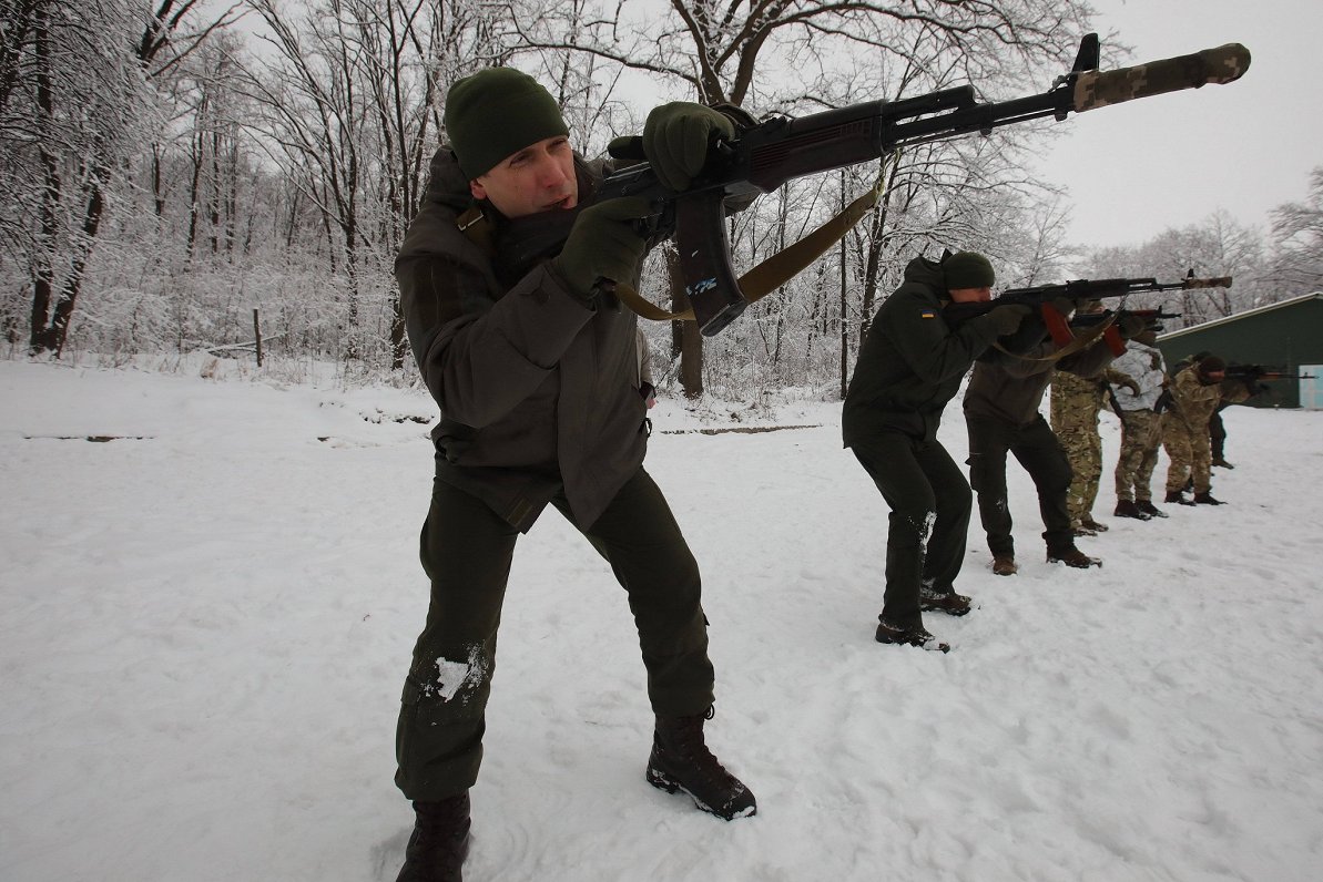 Ukrainas karavīru apmācība Harkivas apgabalā