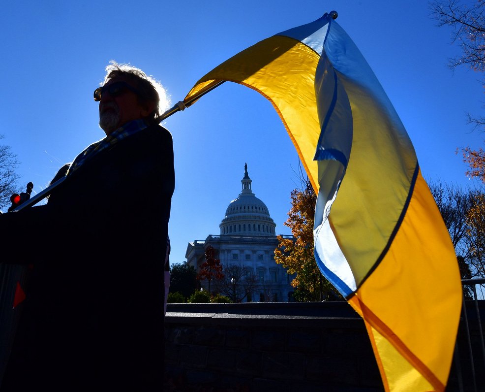 Ukrainas atbalstītāji pie ASV Kongresa ēkas Vašingtonā