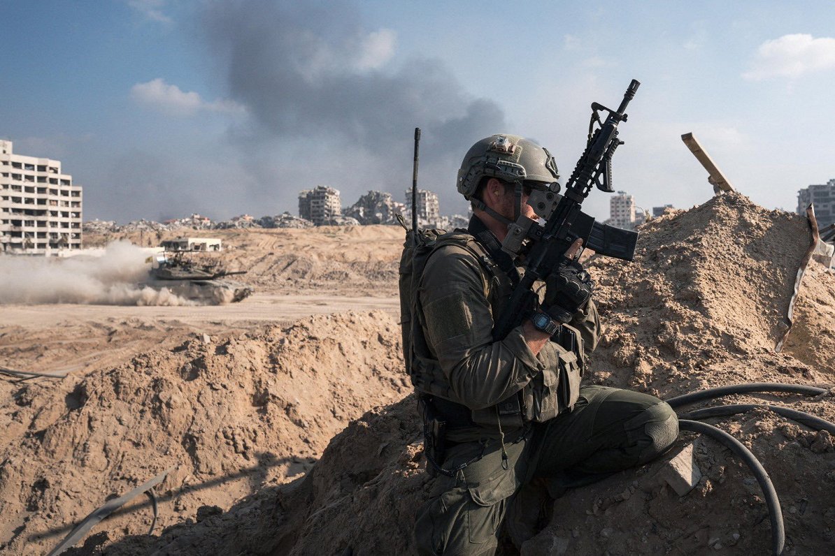 Izraēļu karavīrs Gazas joslā