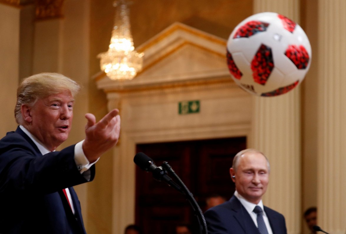 Toreizējais ASV prezidents Donalds Tramps un Krievijas līderis Vladimirs Putins tikšanās laikā 2018....
