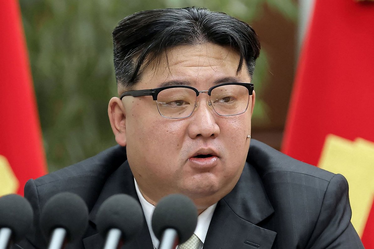 Attēlā Ziemeļkorejas diktators Kims Čenuns