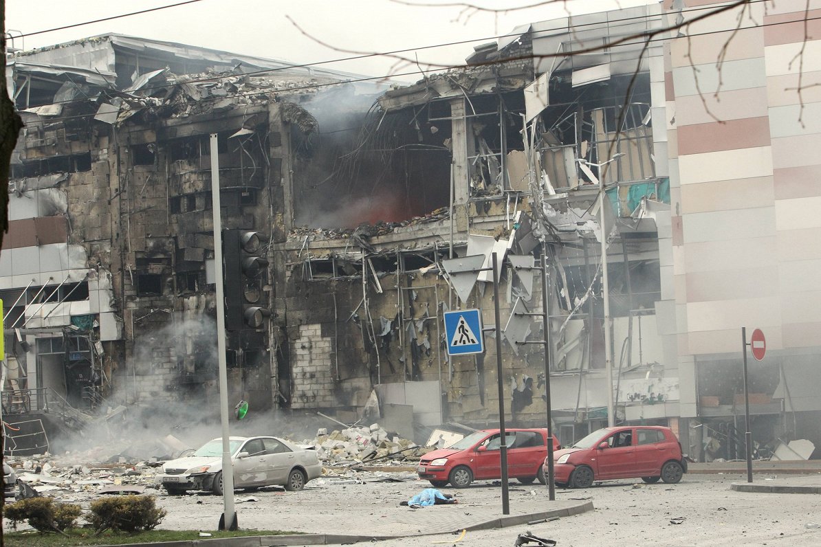 Последствия ракетного удара по торговому центру. Украина, Днепр. 29.12.2023