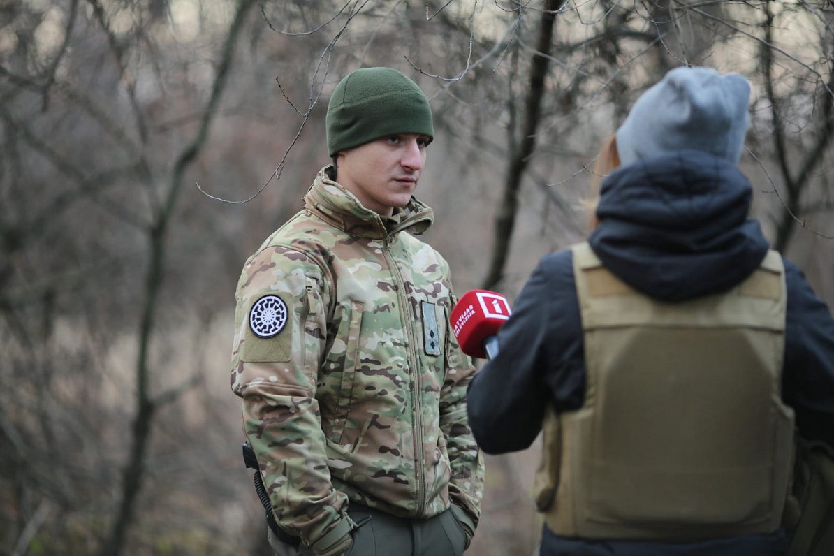 Ukraiņu karavīrs Harkivas apgabalā
