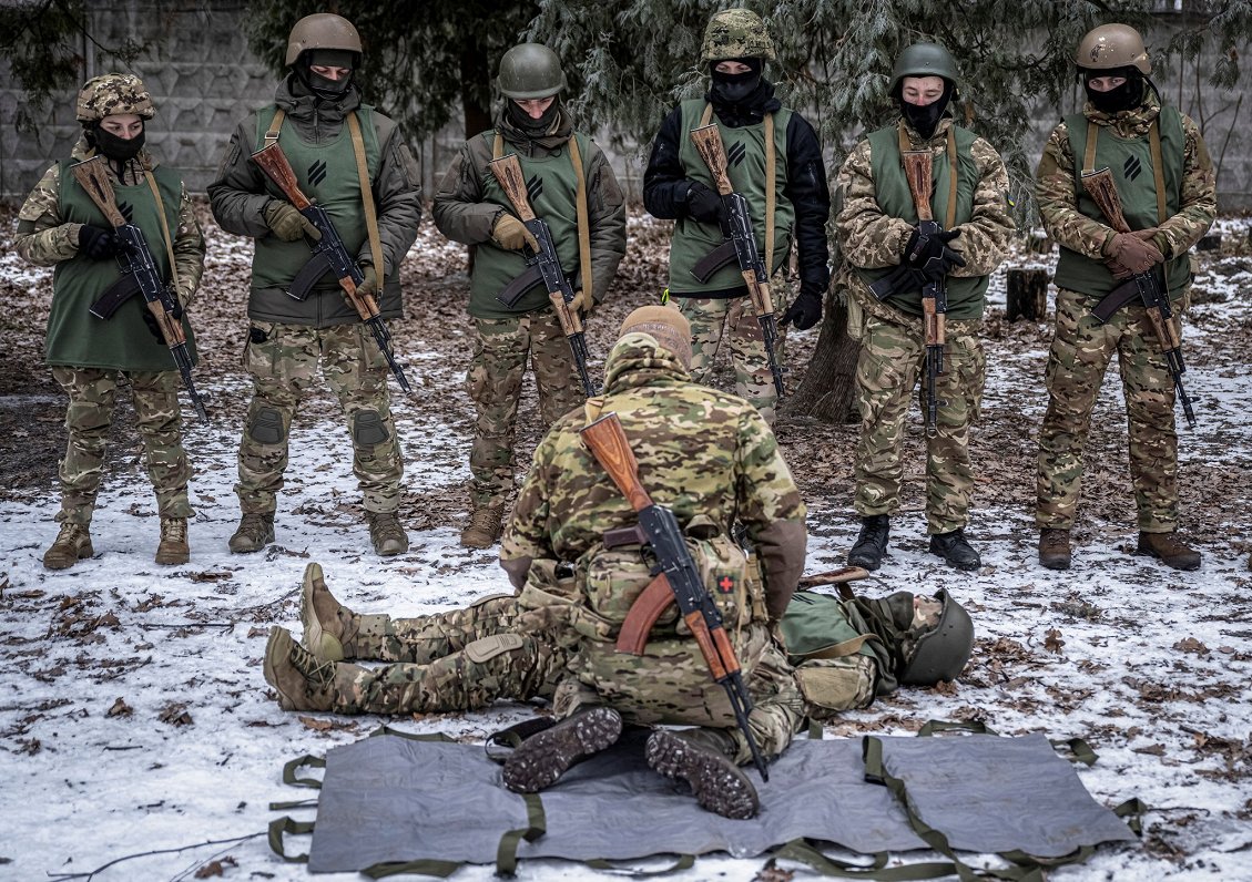 Ukrainas armijas karavīri mācībās Kijivas reģionā.