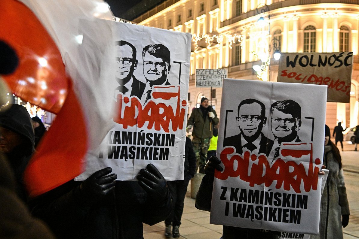 Protesti pie Prezidenta pils pret opozīcijas politiķu Kaminska un Vasika aizturēšanu. Varšava, 2024....