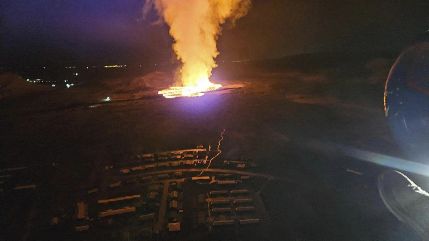 Vulkāna izvirdums Islandē