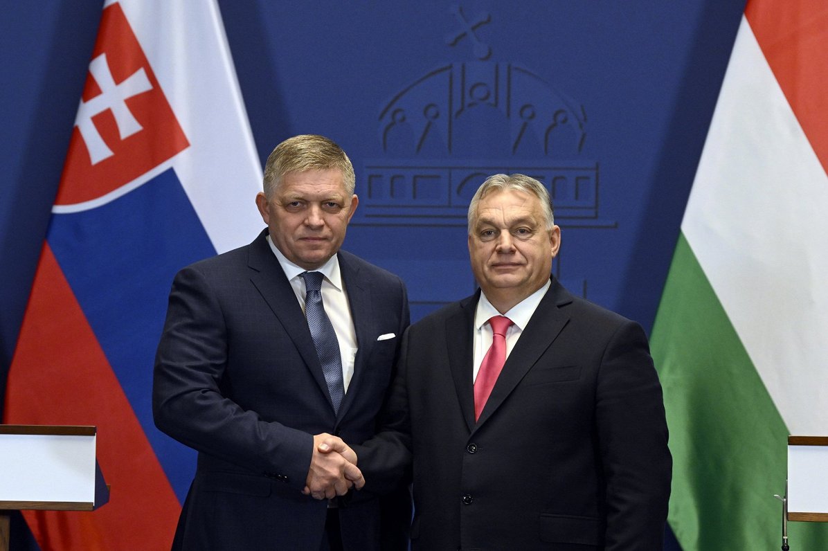 Slovākijas premjers Roberts Fico tiekas ar Ungārijas premjeru Viktoru Orbānu