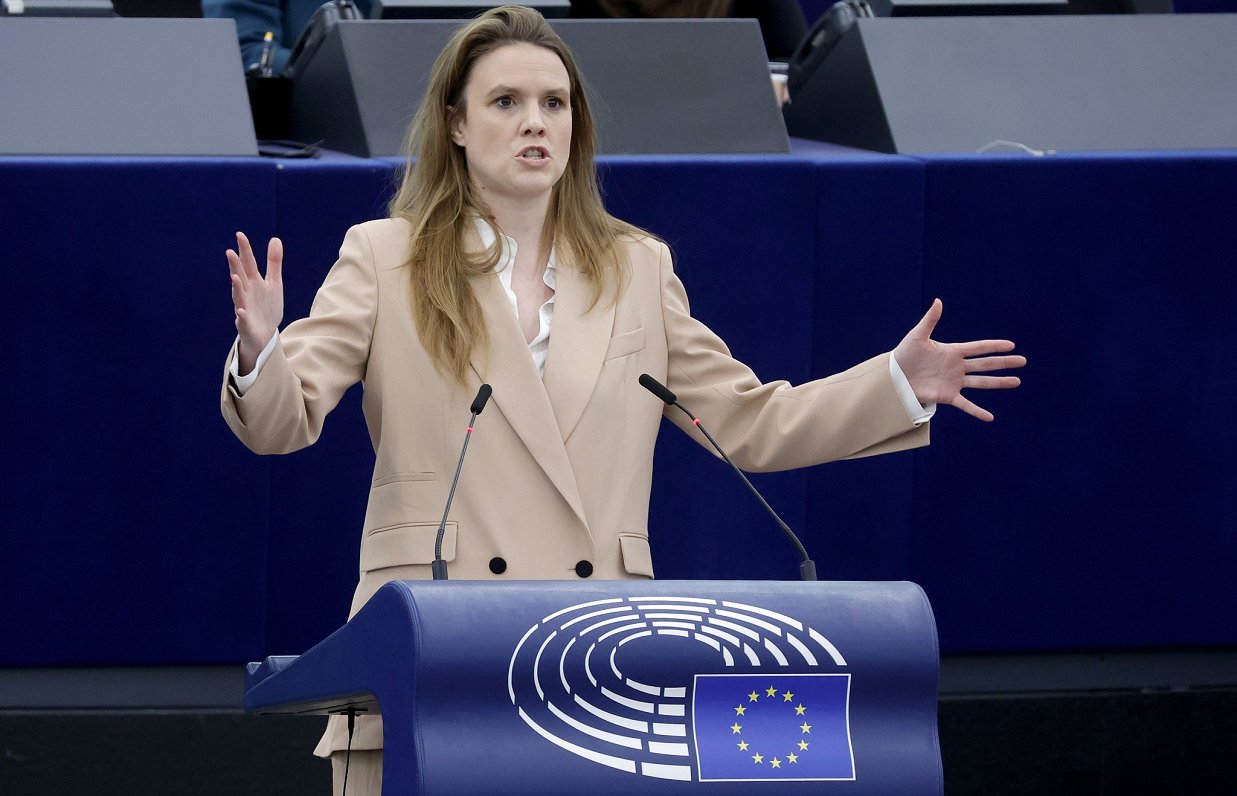 Eiropas Parlamenta deputāte Terija Raintke asi kritizē naudas izmaksāšanu Ungārijai