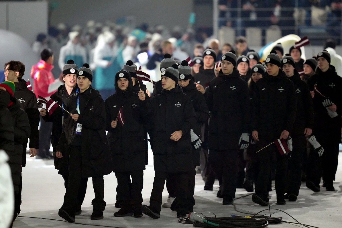 Latvijas sportisti jaunatnes ziemas olimpisko spēļu atklāšanā