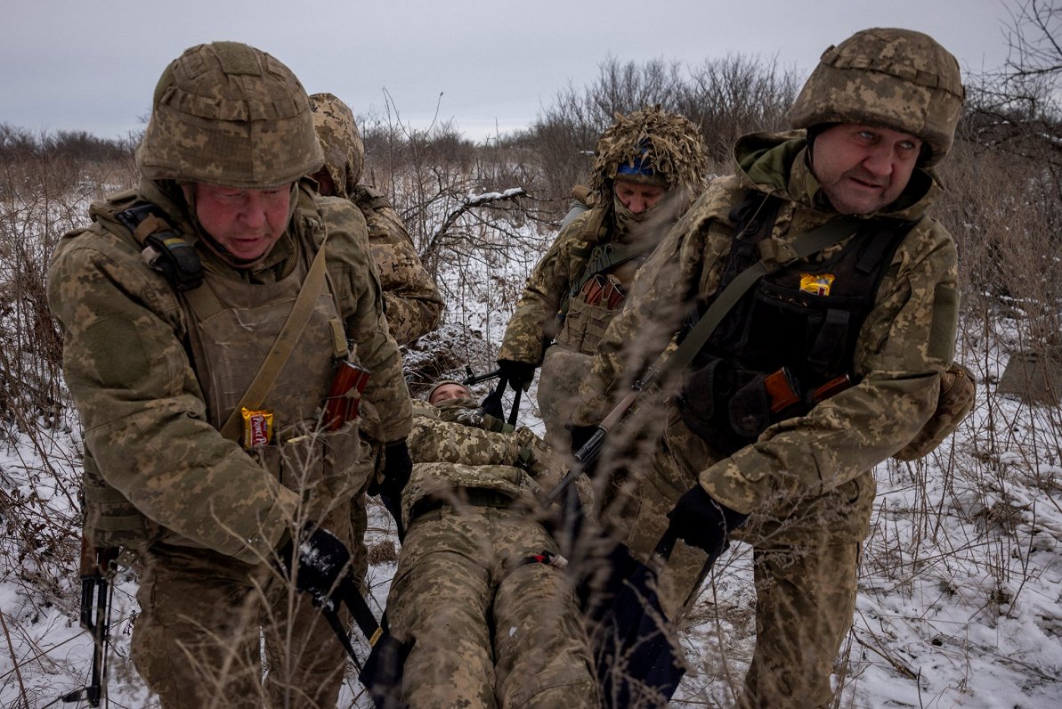 Ukrainas armijas karavīri piedalās mācībās Doneckas apgabalā