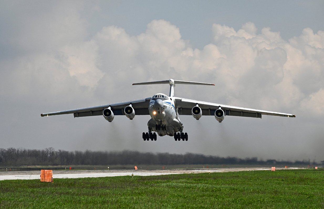 Krievijas militārā transportlidmašīna &quot;Il-76&quot;. Ilustratīvs attēls