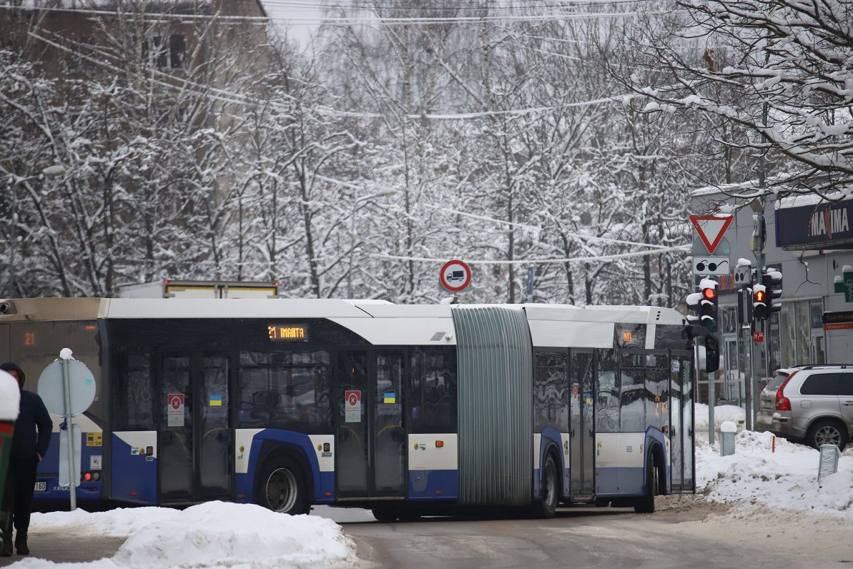 &quot;Rīgas satiksme&quot; autobuss Juglā.