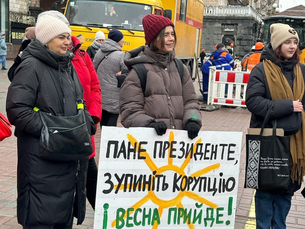 Protesta akcija Ukrainas galvaspilsētā Kijivā, prasot prezidentam aktīvāku cīņu pret korupciju