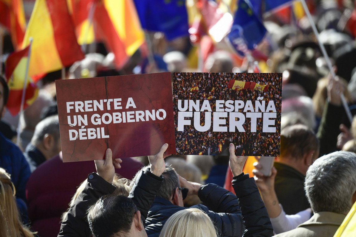 Protesta akcija Spānijas galvaspilsētā Madridē pret katalāņu separātistu amnestiju