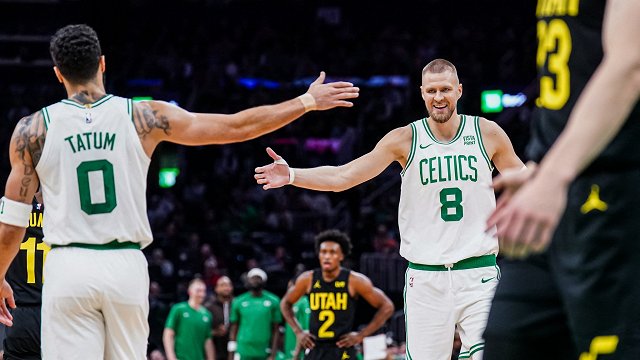 Porziņģis gūst 19 punktus «Celtics» uzvarā; Bertānam nepilna minūte laukumā NBA spēlē