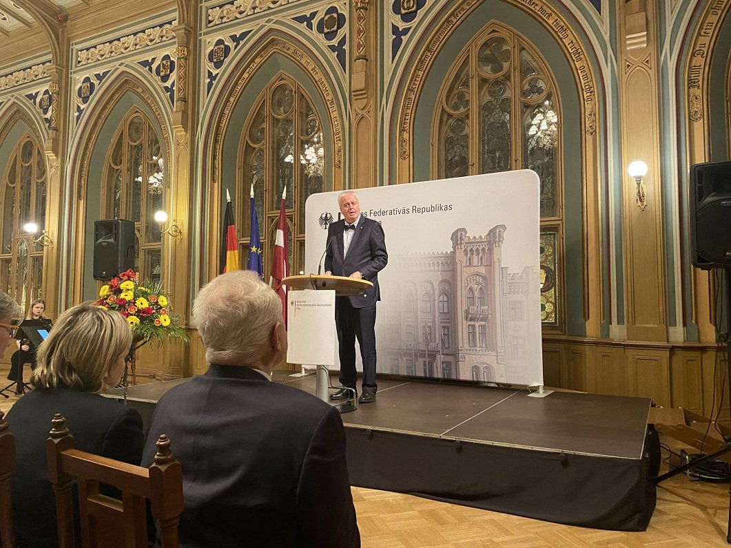 Bundesbank board member Burkhard Balz speaking in Rīga