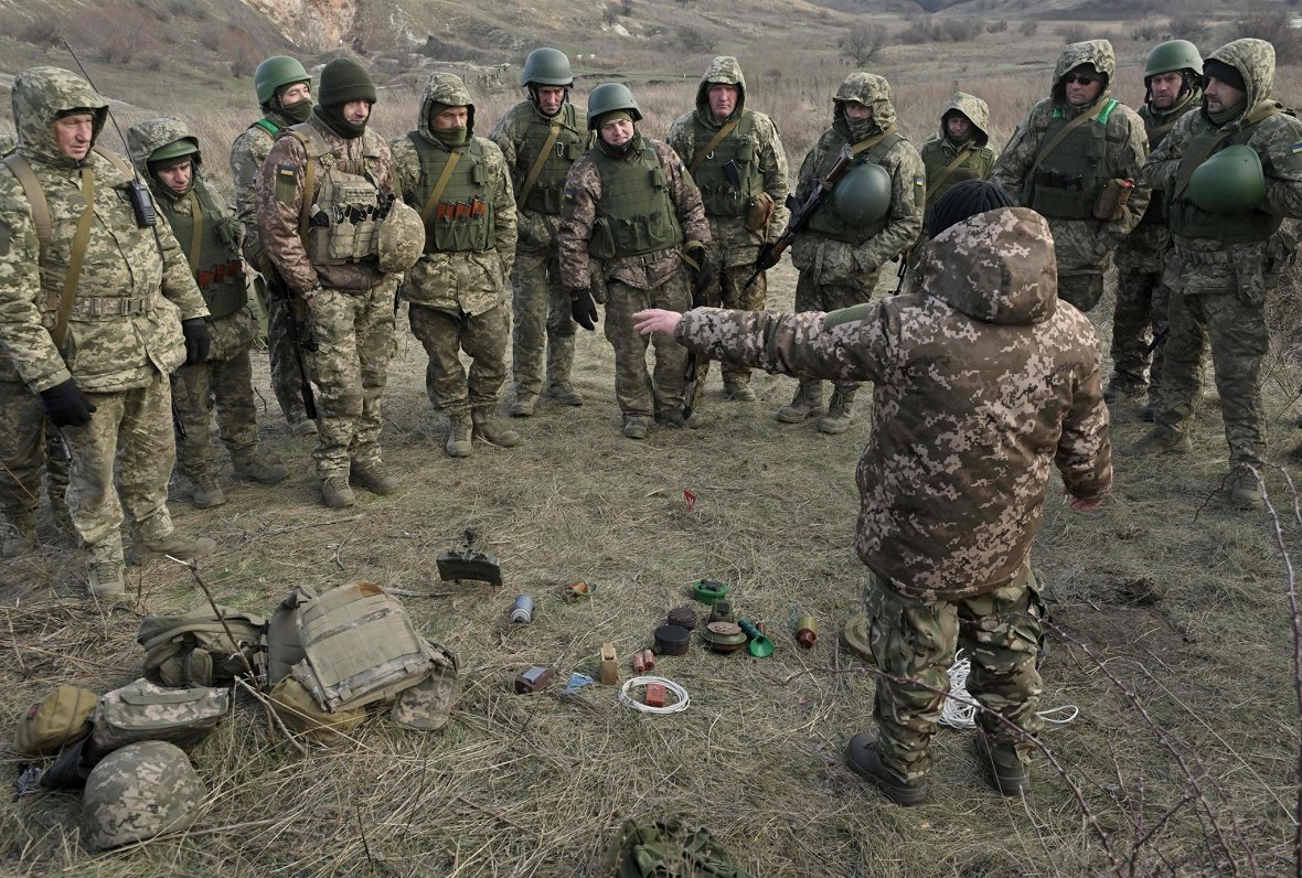 Ukrainas karavīri piedalās mācībās