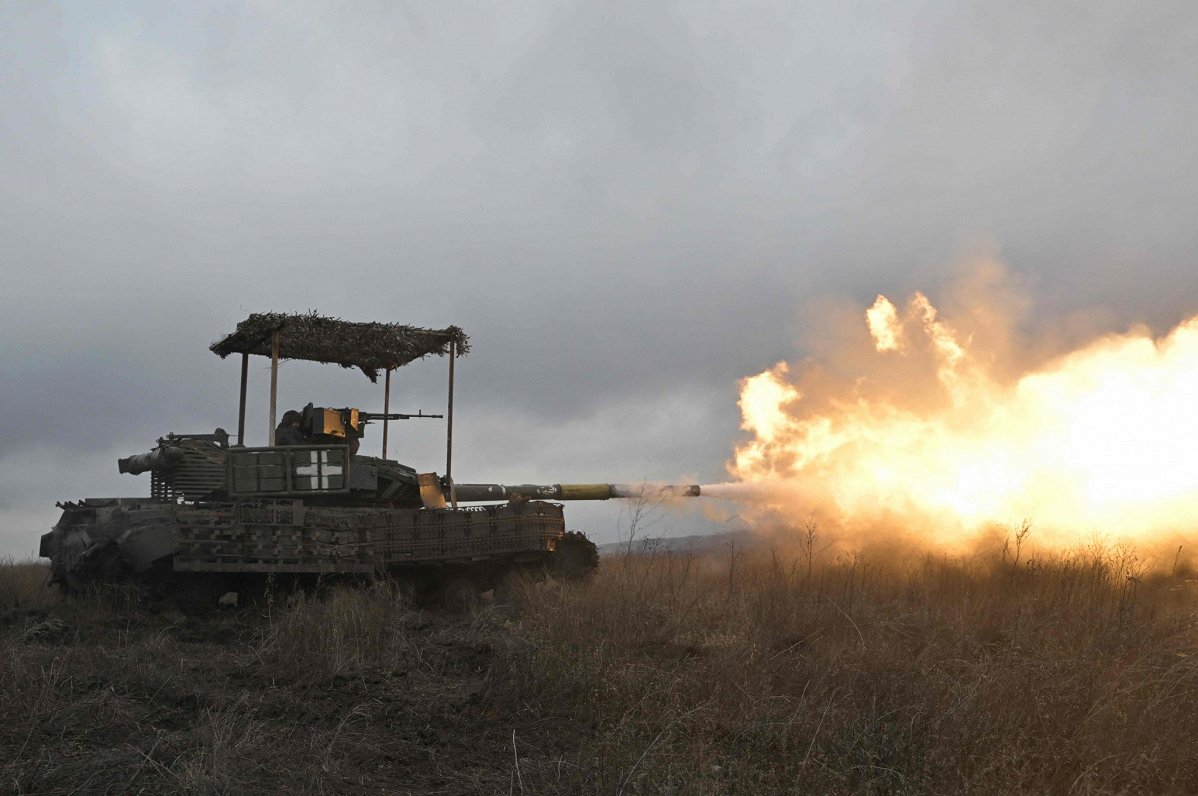 Ukrainas armijas tanks Bahmutas frontē.