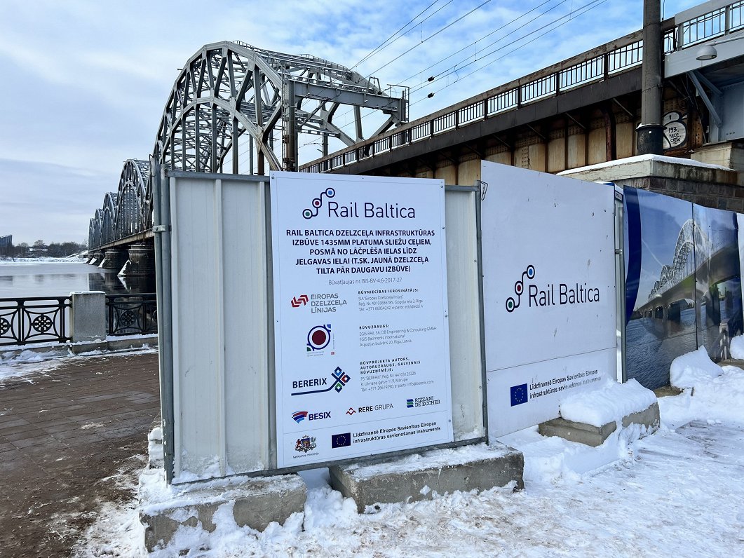 Rīgā sāk būvēt „Rail Baltica” dzelzceļa tiltu pār Daugavu