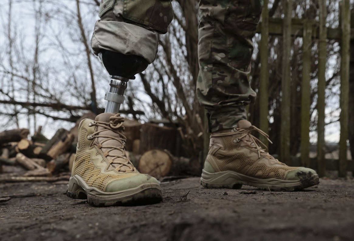 Ukrainas armijas ierindnieka Vitālija kājas protēze.
