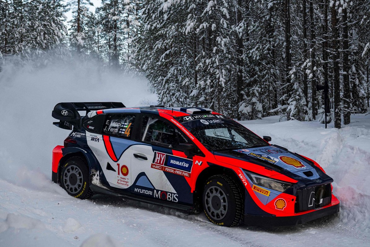 Esapekas Lapi ekipāža 2024. gada Zviedrijas WRC posmā.