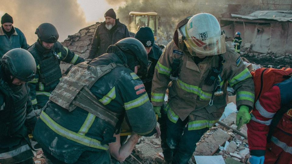 Спасение раненого. Украина, Купянск, 18.02.2024.