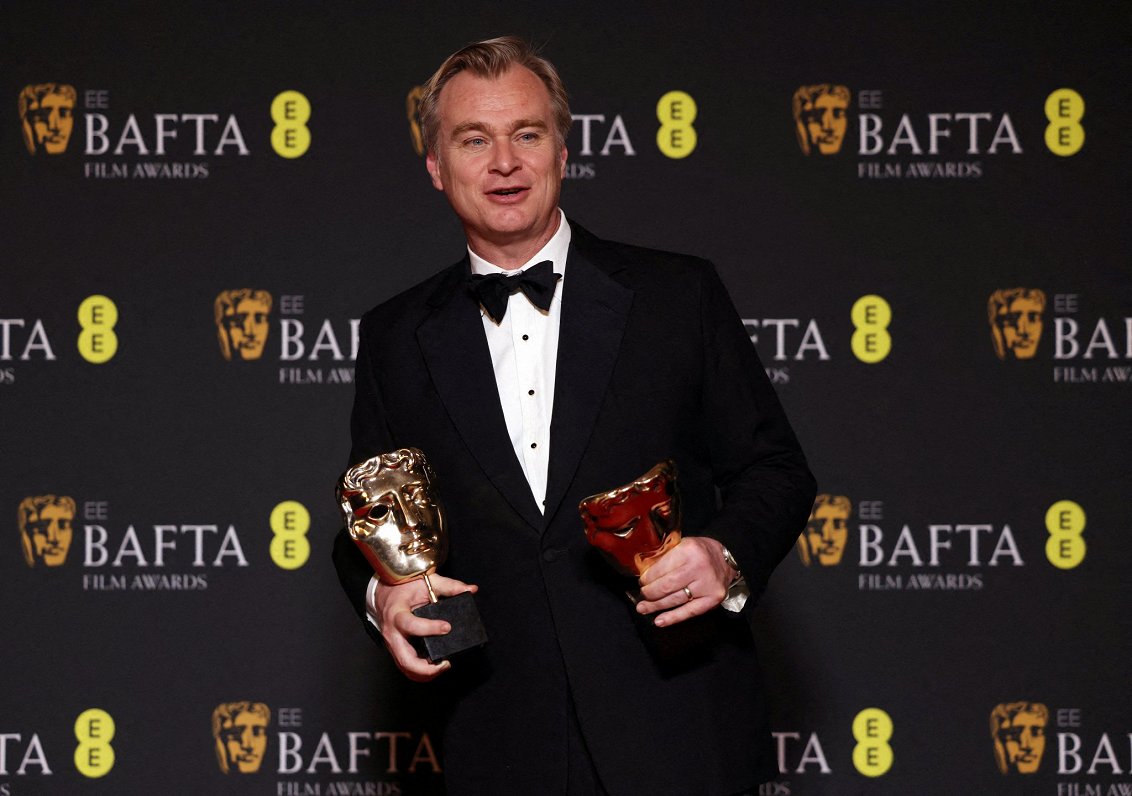 Filmas &quot;Oppenheimer&quot; režisors Kristofers Nolans BAFTA balvu pasniegšanas ceremonijā