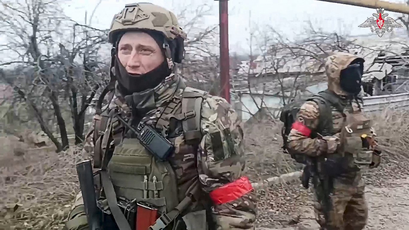 Krievijas karavīri okupētajā Doneckas apgabalā
