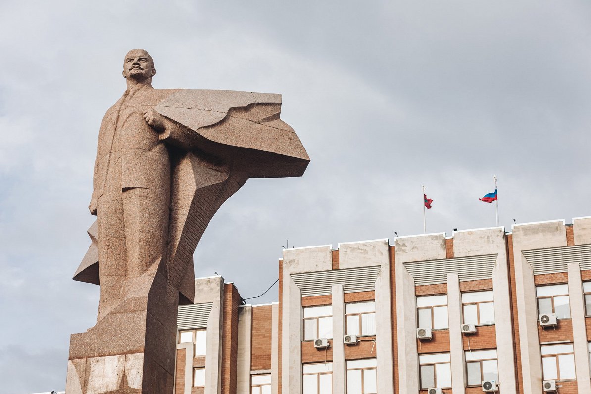 Ļeņina piemineklis Moldovas separātiskā Piedņestras reģiona galvaspilsētā Tiraspolē