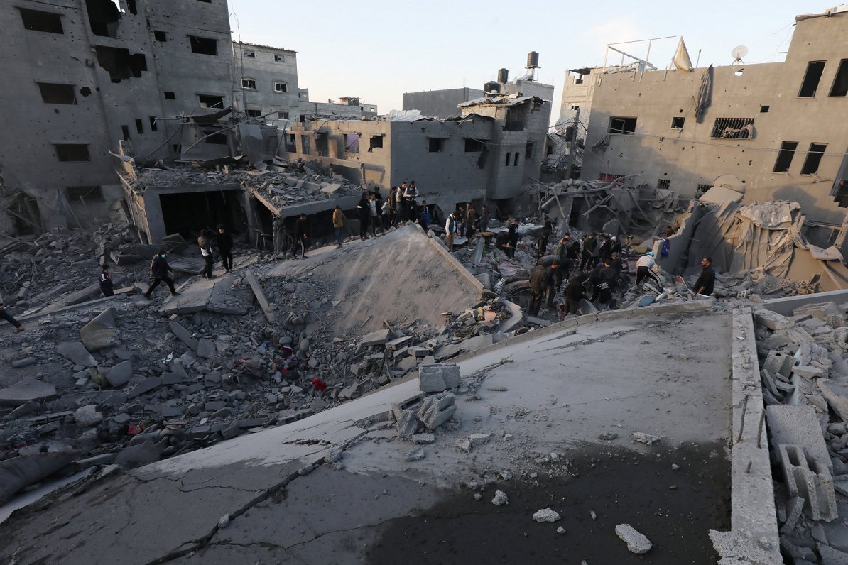 Ilustratīvs attēls: pēc Izraēlas triecieniem izpostītas ēkas Gazas joslā, Nusairātā