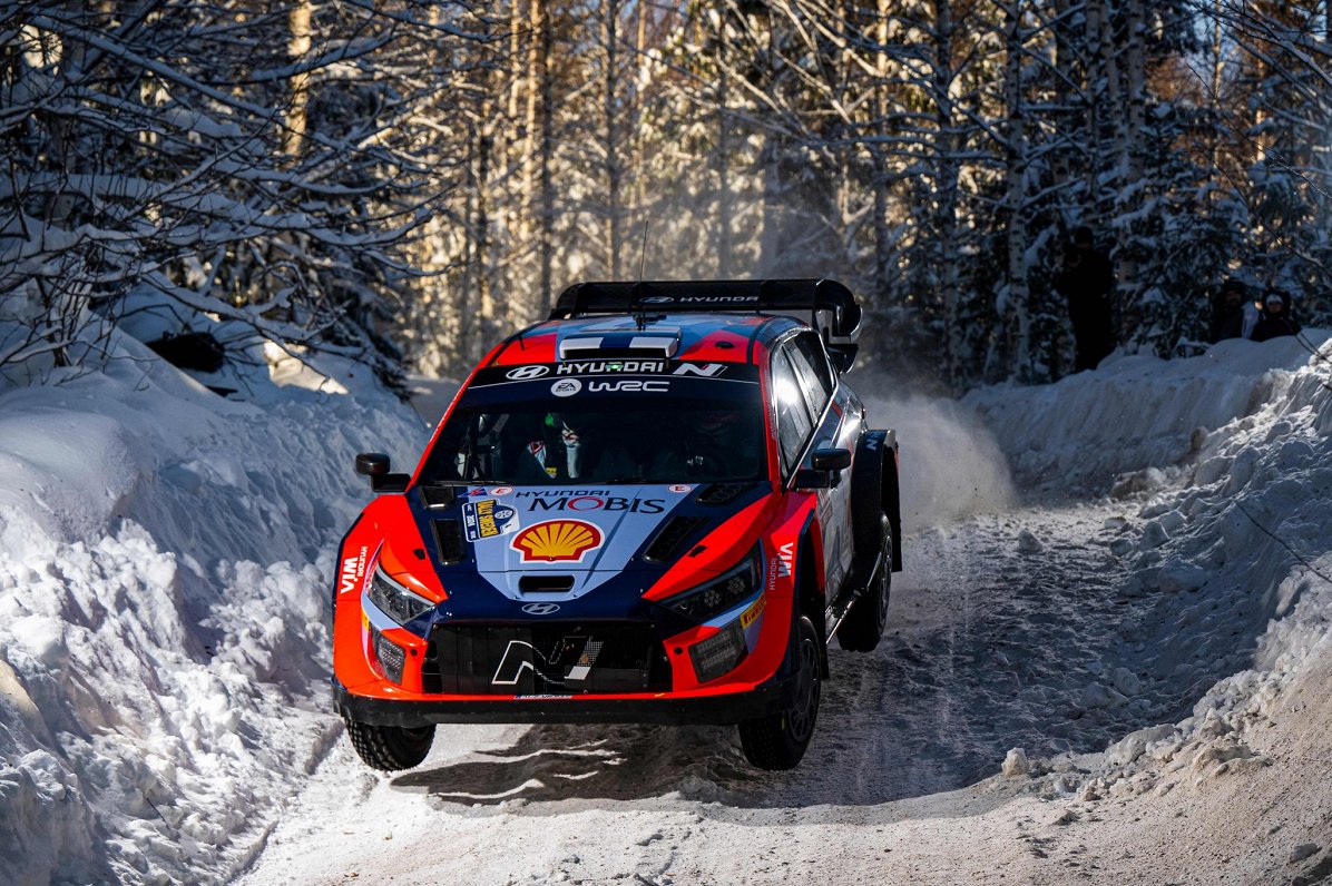 Esapekas Lapi ekipāža 2024. gada Zviedrijas WRC posmā.