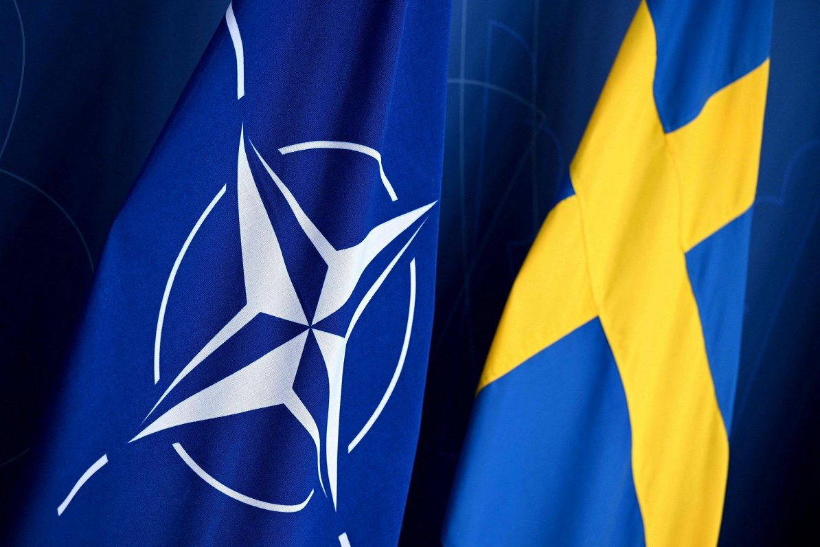 Флаги НАТО и Швеции