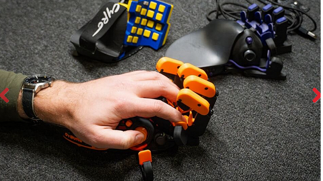 Latvijā ražots videospēļu kontrolieris nejauši kļūst noderīgs arī cilvēkiem ar invaliditāti