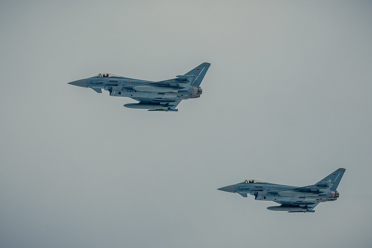 NATO gaisa spēku lidmašīnas &quot;Eurofighter&quot;, kas no Lielvārdes lidlauka veic Baltijas valstu...