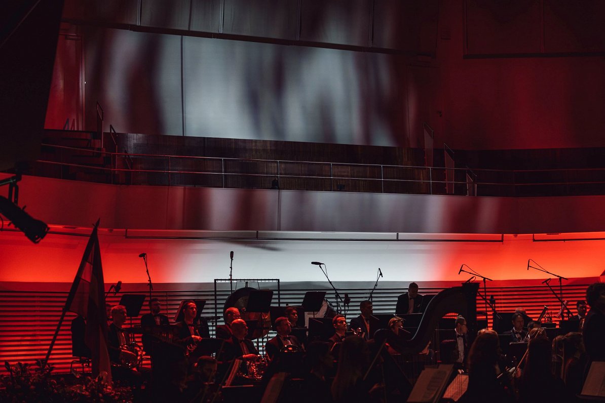 Valsts svētku koncerts &quot;Latvijai 105&quot; Liepājas koncertzālē &quot;Lielais dzintars&quot;