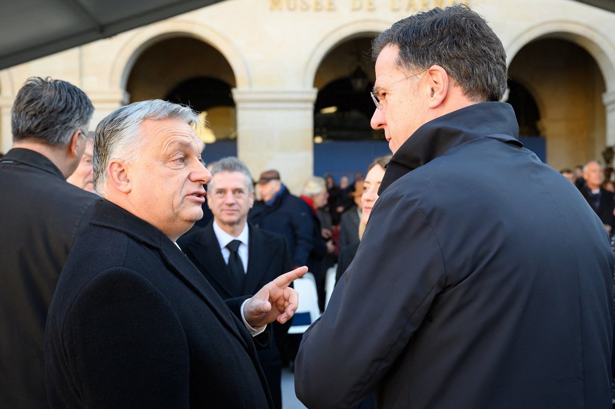 Ungārijas valdības vadītājs Viktors Orbāns (pa kreisi) un Nīderlandes premjers Marks Rute