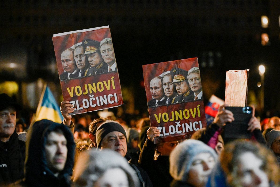 Protests Ukrainas atbalstam Slovākijas galvaspilsētā Bratislavā
