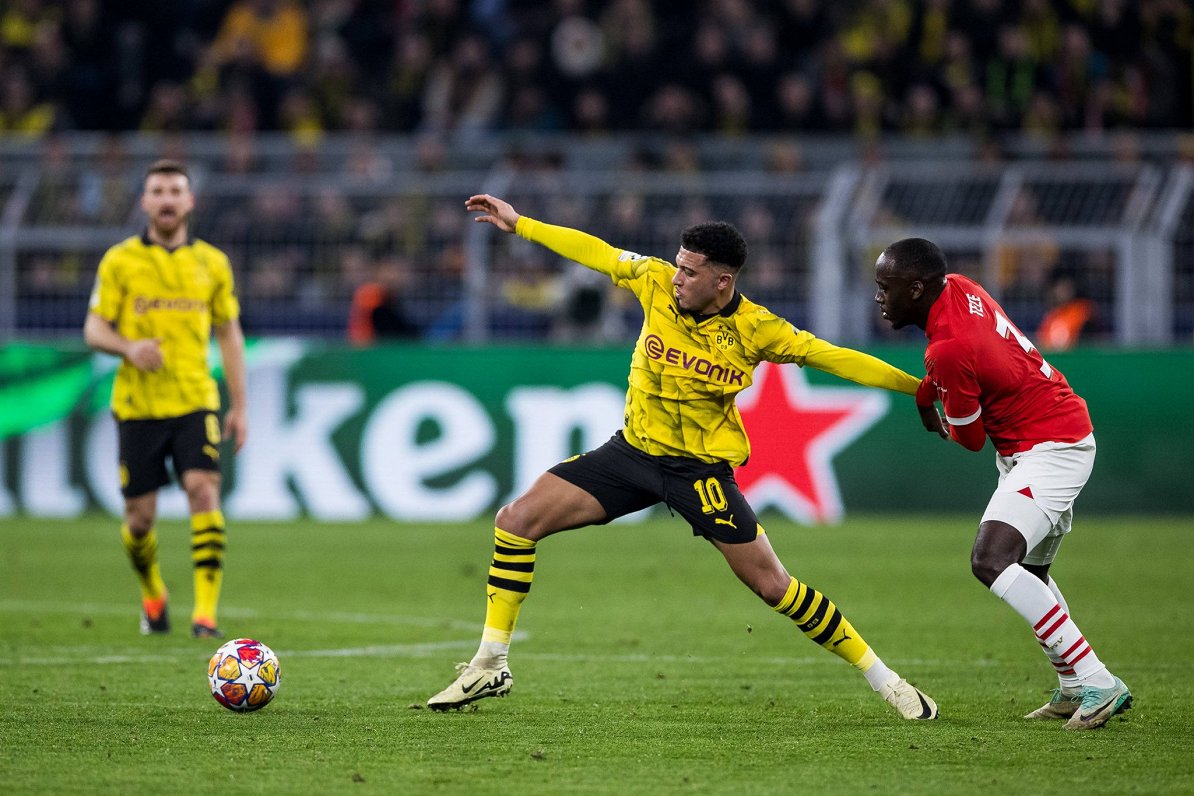 Dortmundes &quot;Borussia&quot; futbolists Džeidons Sančo Čempionu līgas ceturtdaļfināla spēlē pret...