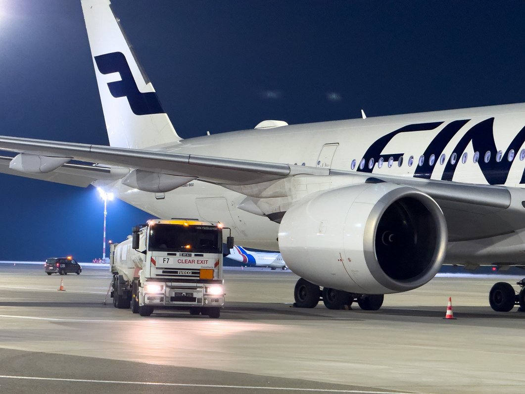 &quot;Finnair&quot; &quot;A350-941&quot; lidmašīnas uzpilde RIX Rīgas lidostā