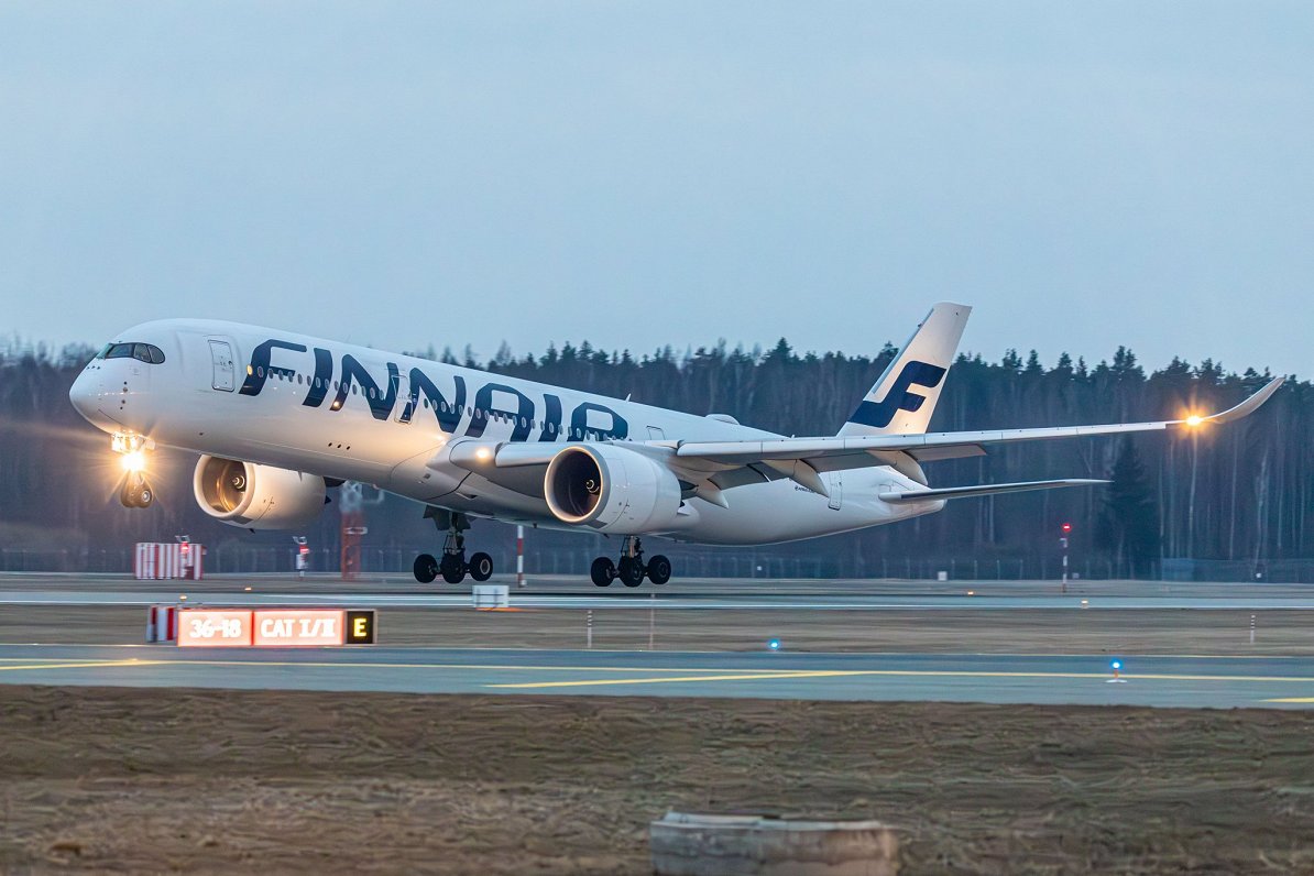 Somijas lidsabiedrības lidmašīna &quot;A350-941&quot; nosēžas RIX Rīgas lidostā