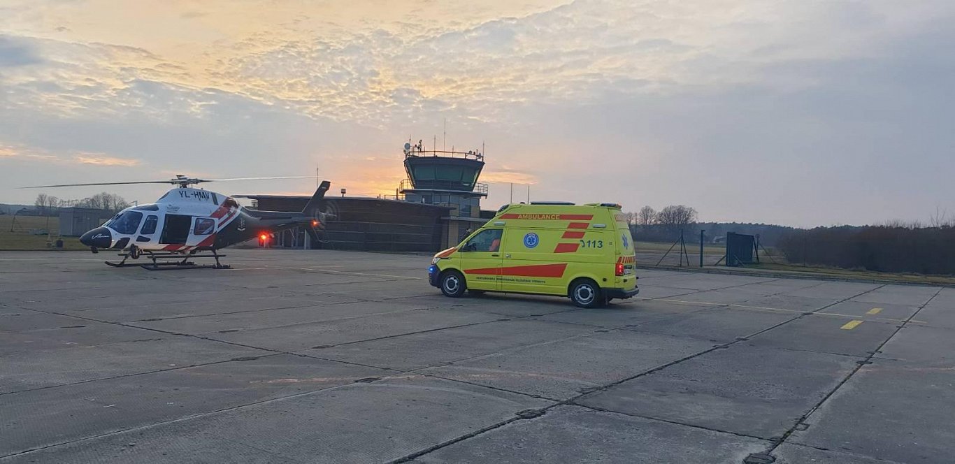 Robežsardzes helikopters no Ventspils uz Rīgu nogādā donora sirdi