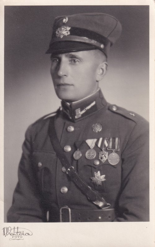 Latvijas armijas 8. Daugavpils kājnieku pulka virsnieka vietnieks Aleksandrs Lapko, 1938.–1940. gads...